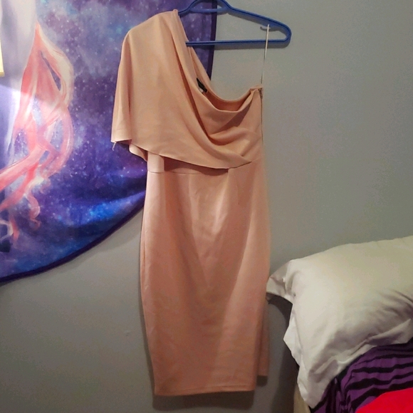 Dress - Picture 1 of 4